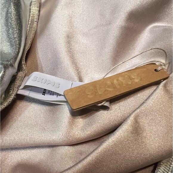 Skims Women’s Low Rise Metallic Twist Front Nickel Silver Mini Skirt Sarong 4X - Picture 5 of 12